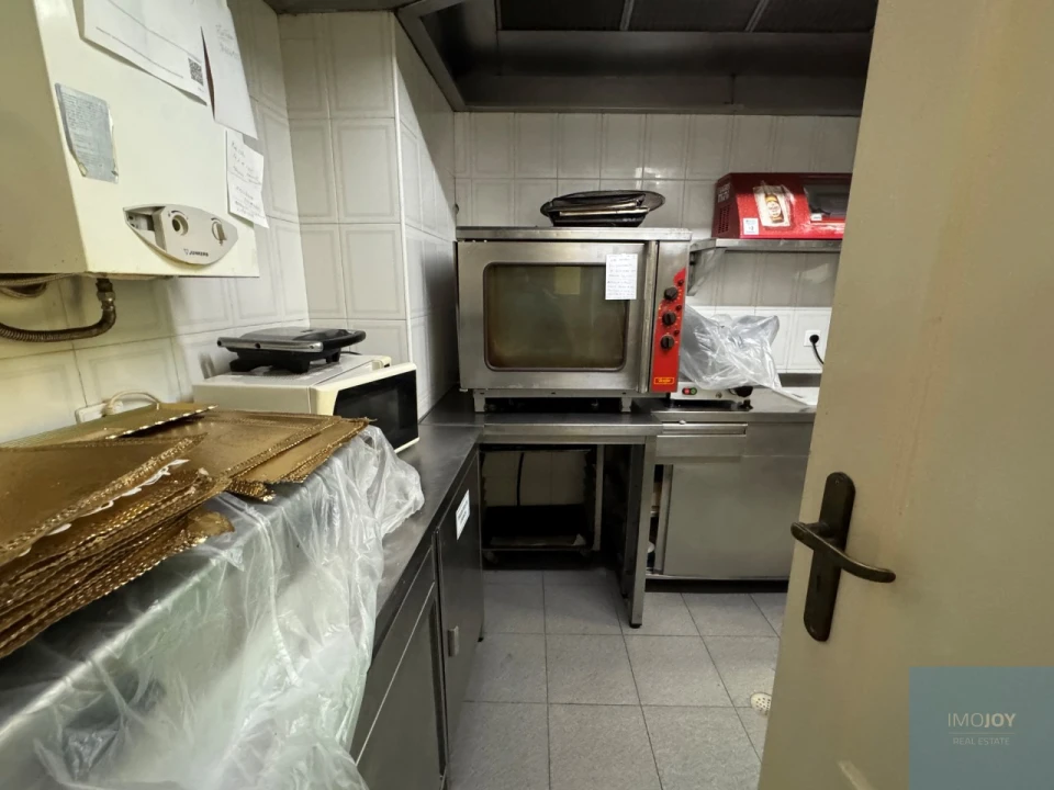 Prédio para Venda em Fanhões Foto 17