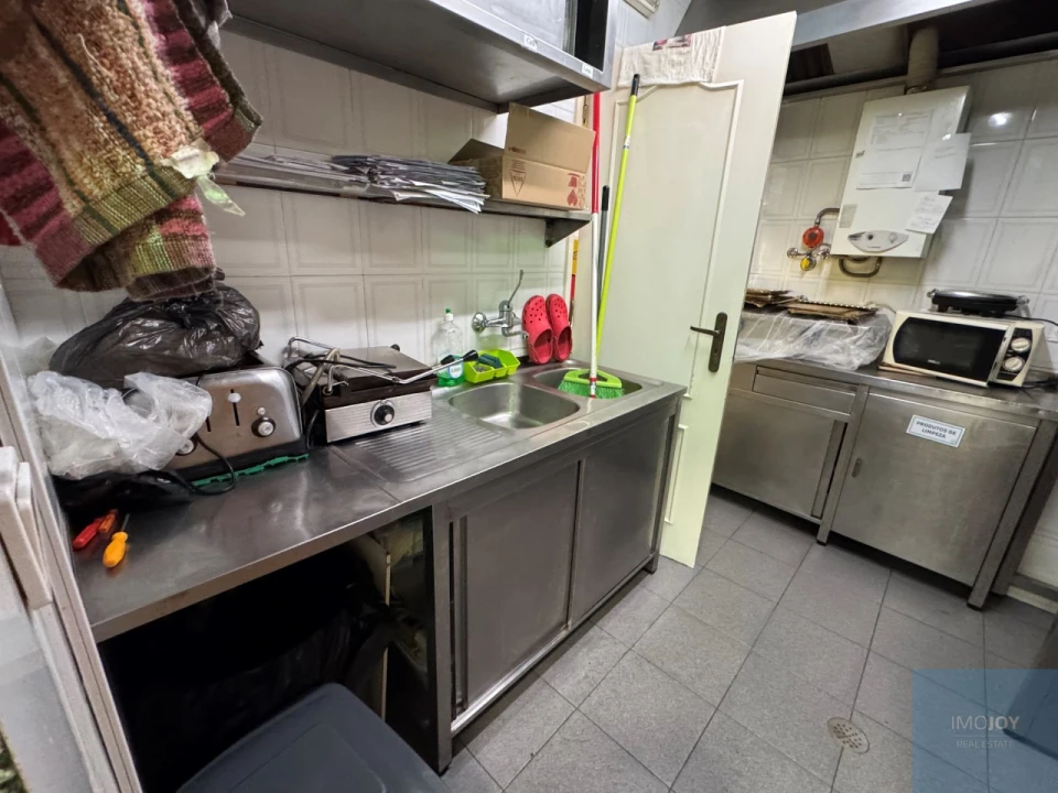 Prédio para Venda em Fanhões Foto 19