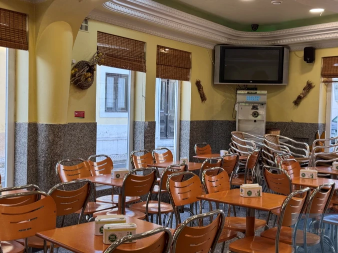 Prédio para Venda em Fanhões Foto 2