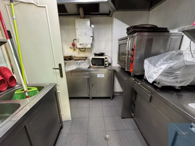 Prédio para Venda em Fanhões Foto 20