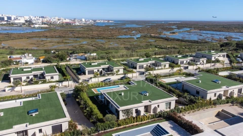 Moradia T4 para Venda em Montenegro