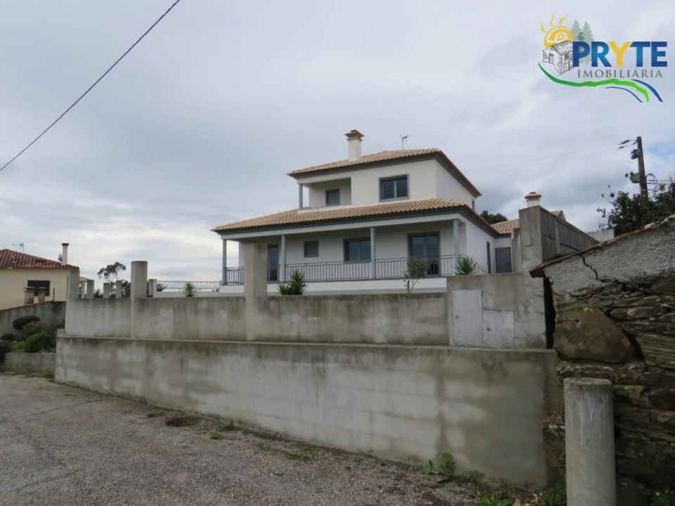 Moradia T4 para Venda em Cumeada e Marmeleiro Foto 3