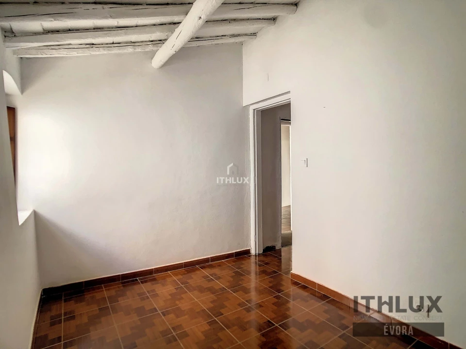 Moradia T4 para Venda em Assunção, Ajuda, Salvador e Santo Ildefonso Foto 9