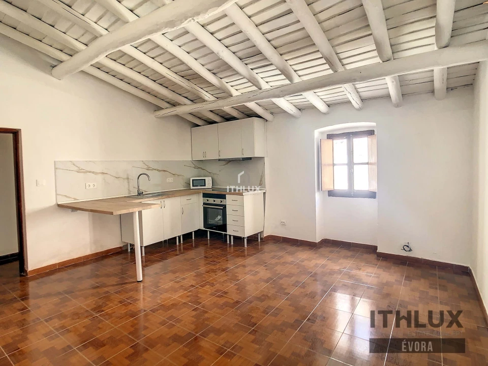 Moradia T4 para Venda em Assunção, Ajuda, Salvador e Santo Ildefonso Foto 2