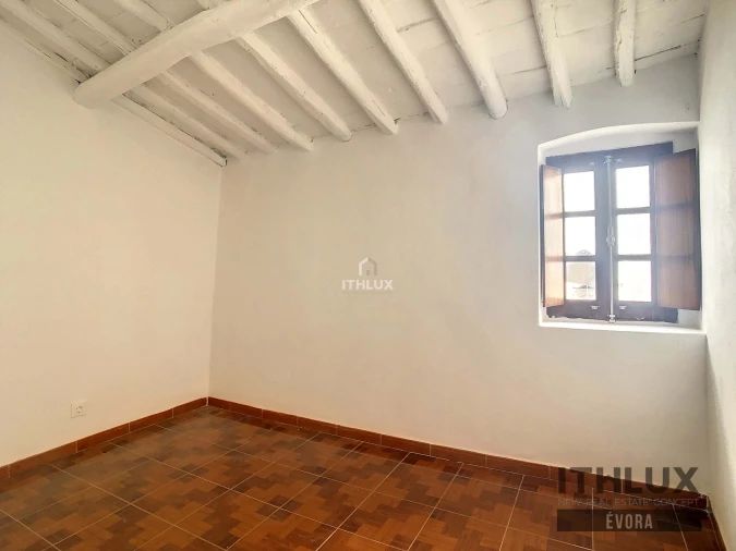 Moradia T4 para Venda em Assunção, Ajuda, Salvador e Santo Ildefonso Foto 8