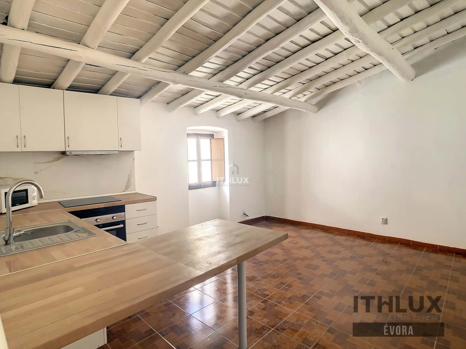 Moradia T4 para Venda em Assunção, Ajuda, Salvador e Santo Ildefonso Foto 3