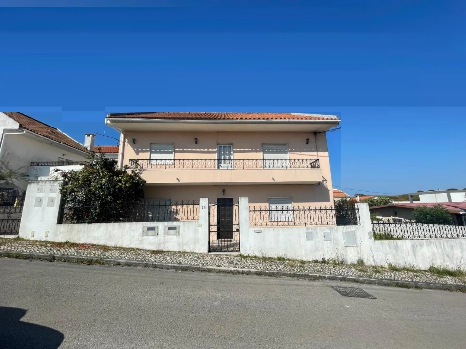 Moradia T4 para Venda em Charneca de Caparica e Sobreda Foto 1