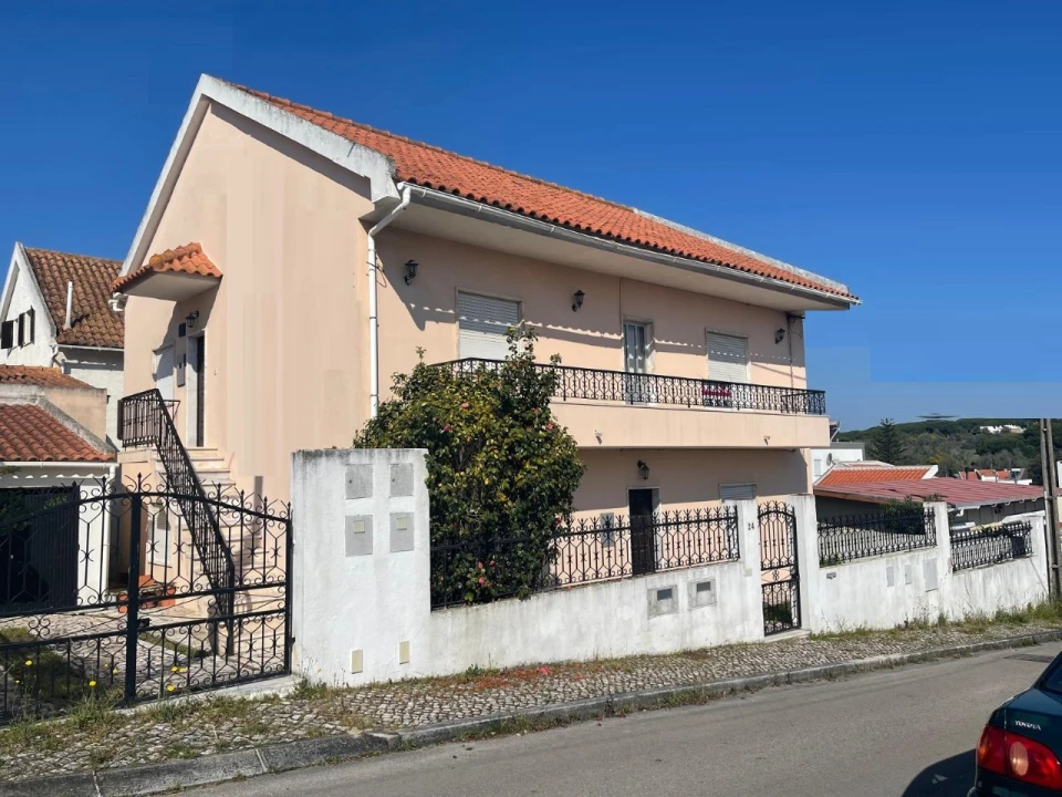 Moradia T4 para Venda em Charneca de Caparica e Sobreda Foto 2