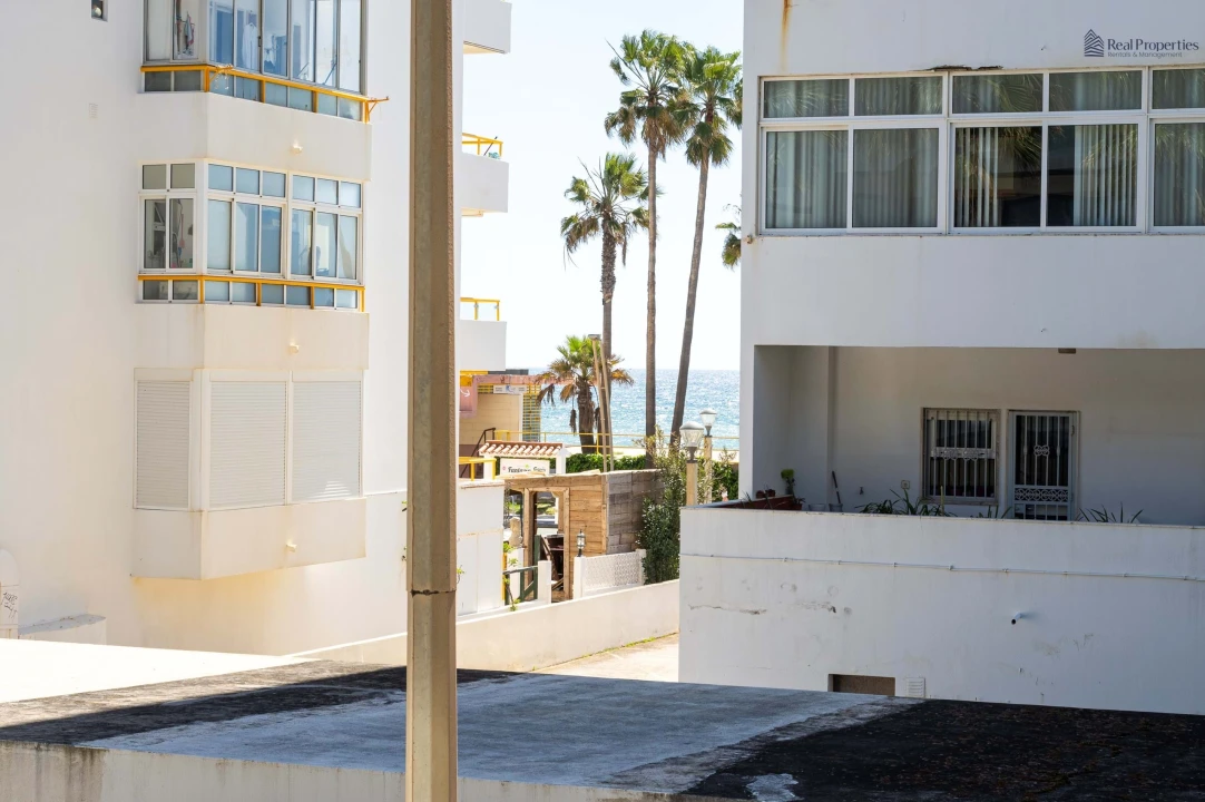 Apartamento T2 para Venda em Quarteira Foto 17