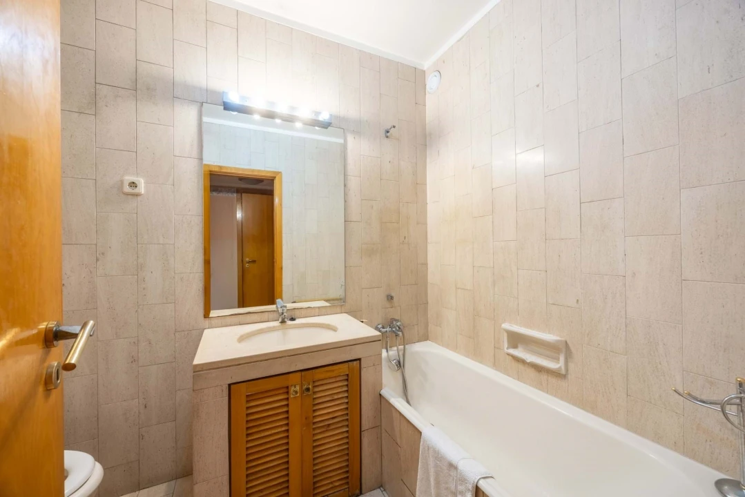 Apartamento T5 para Venda em Campanhã Foto 38