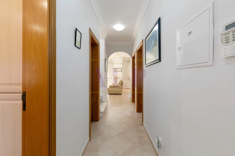 Moradia T3 para Venda em Lagos (São Sebastião e Santa Maria) Foto 5