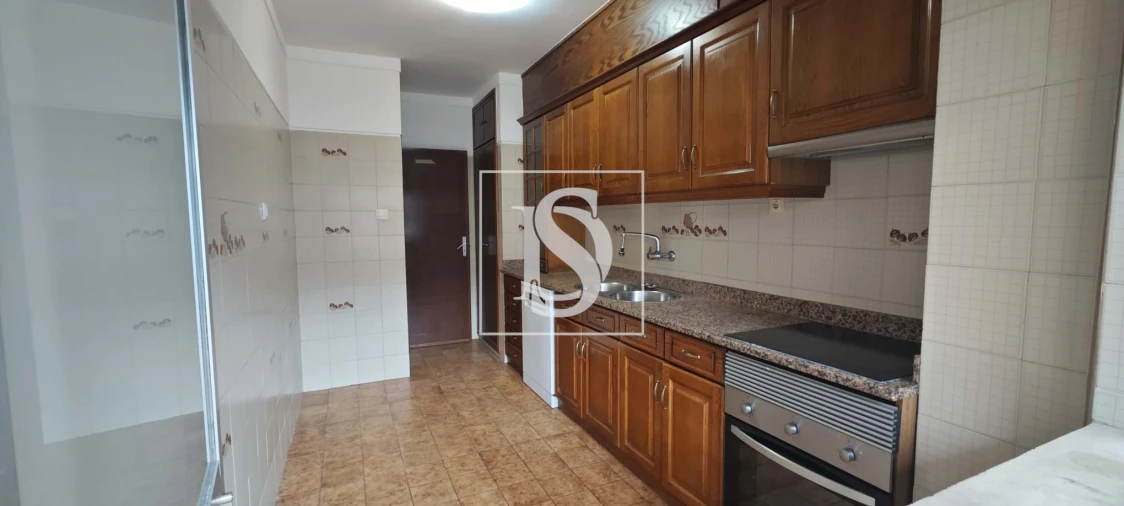 Apartamento T4 para Venda em Tamengos, Aguim e Óis do Bairro Foto 12