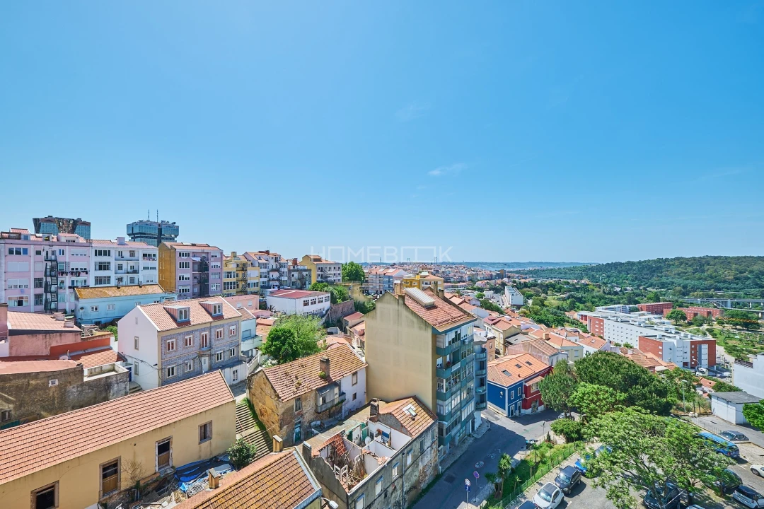 Apartamento T2 para Arrendamento em Campolide Foto 10