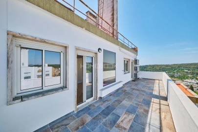 Apartamento T2 para Arrendamento em Campolide