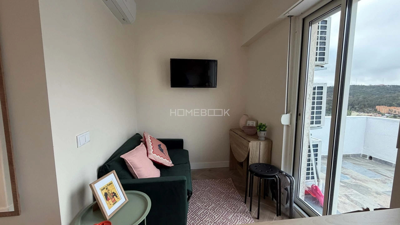 Apartamento T2 para Arrendamento em Campolide Foto 5