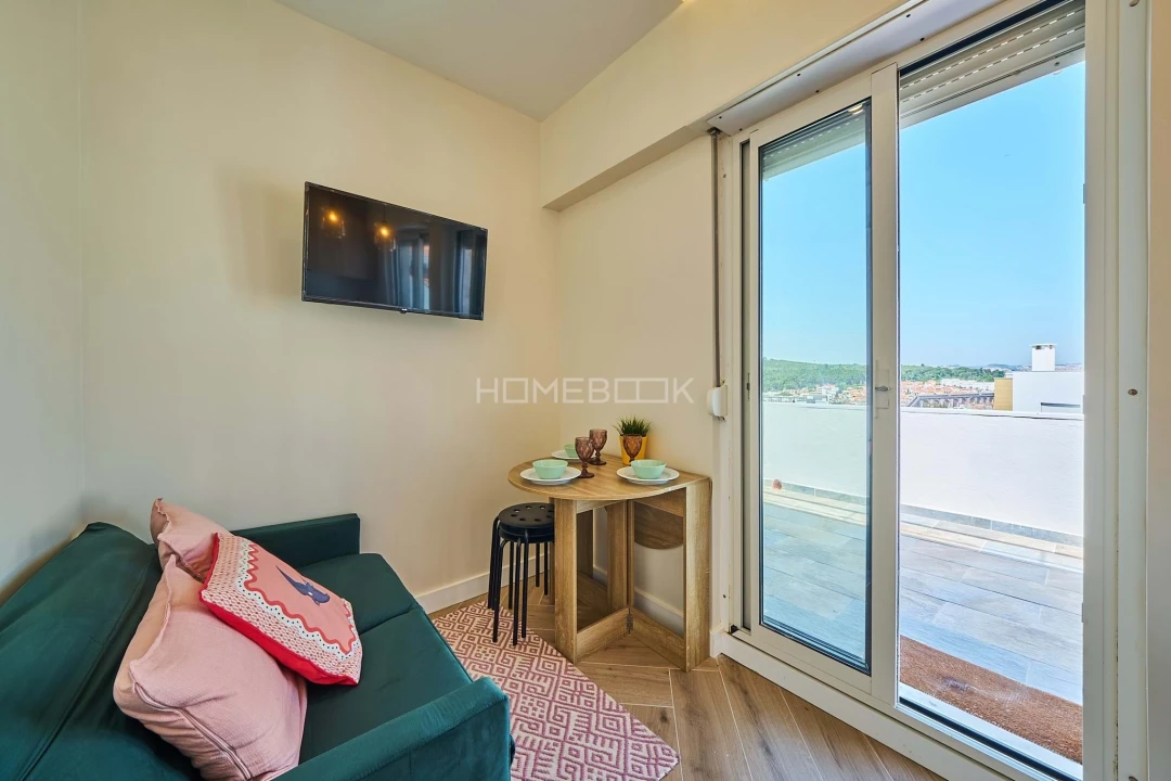 Apartamento T2 para Arrendamento em Campolide Foto 6