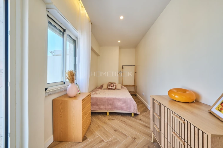 Apartamento T2 para Arrendamento em Campolide Foto 16