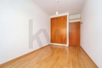 Apartamento T3 para Venda em Olhão