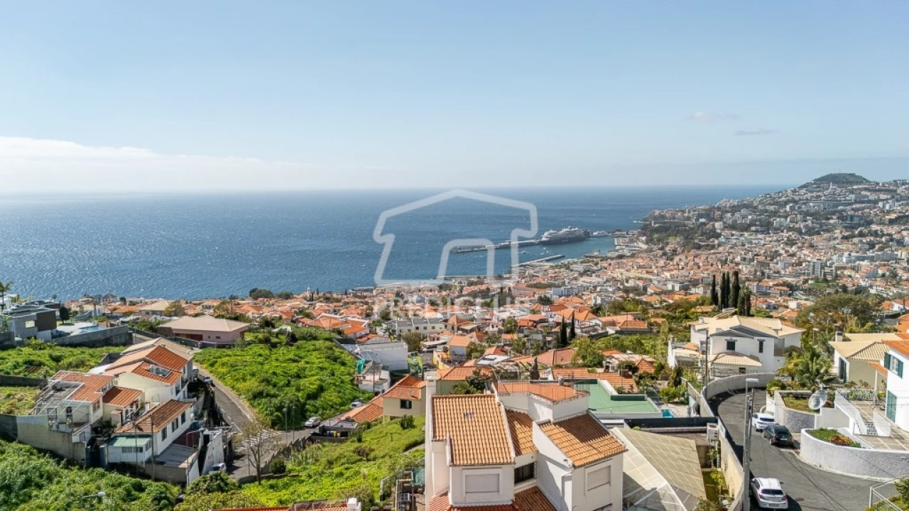 Moradia T3 para Venda em Funchal (Santa Maria Maior) Foto 3