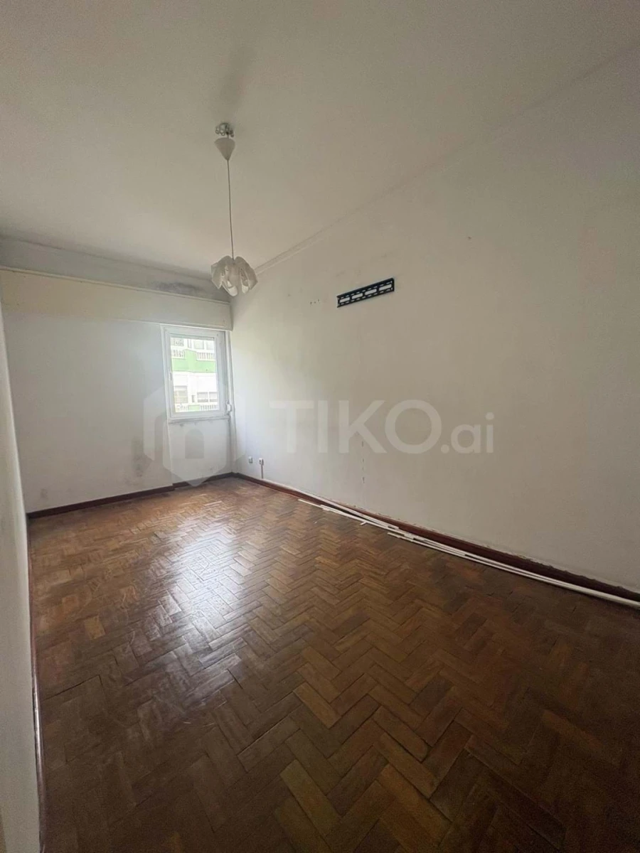 Apartamento T1 para Venda em Algés, Linda-A-Velha e Cruz Quebrada-Dafundo Foto 1