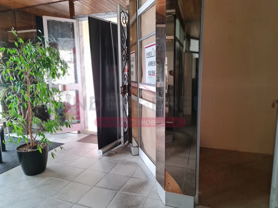 Loja para Arrendamento em Buarcos Foto 4