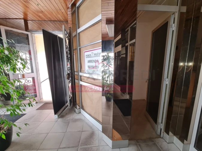 Loja para Arrendamento em Buarcos Foto 2