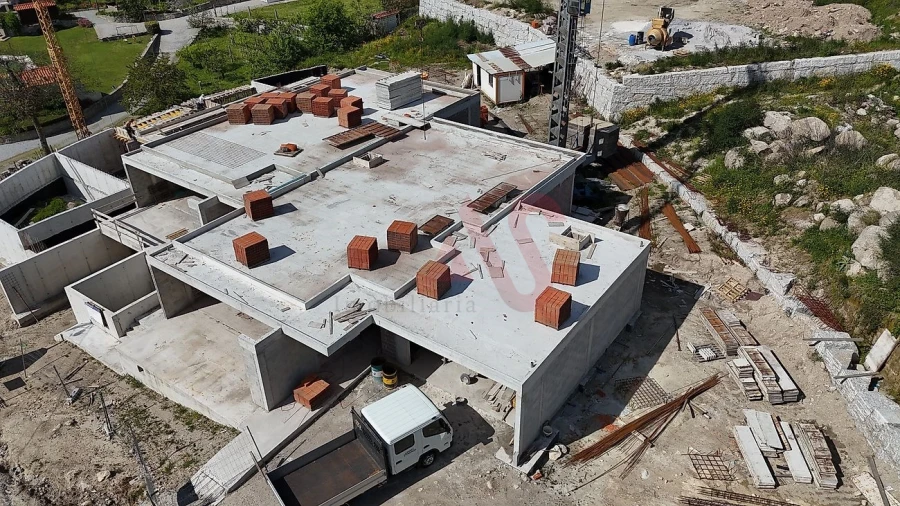 Moradia T3 para Venda em Cepães e Fareja