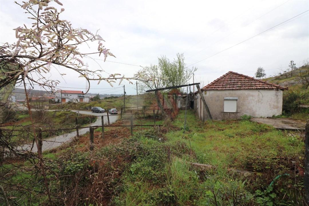 Moradia T4 para Venda em Croca Foto 16