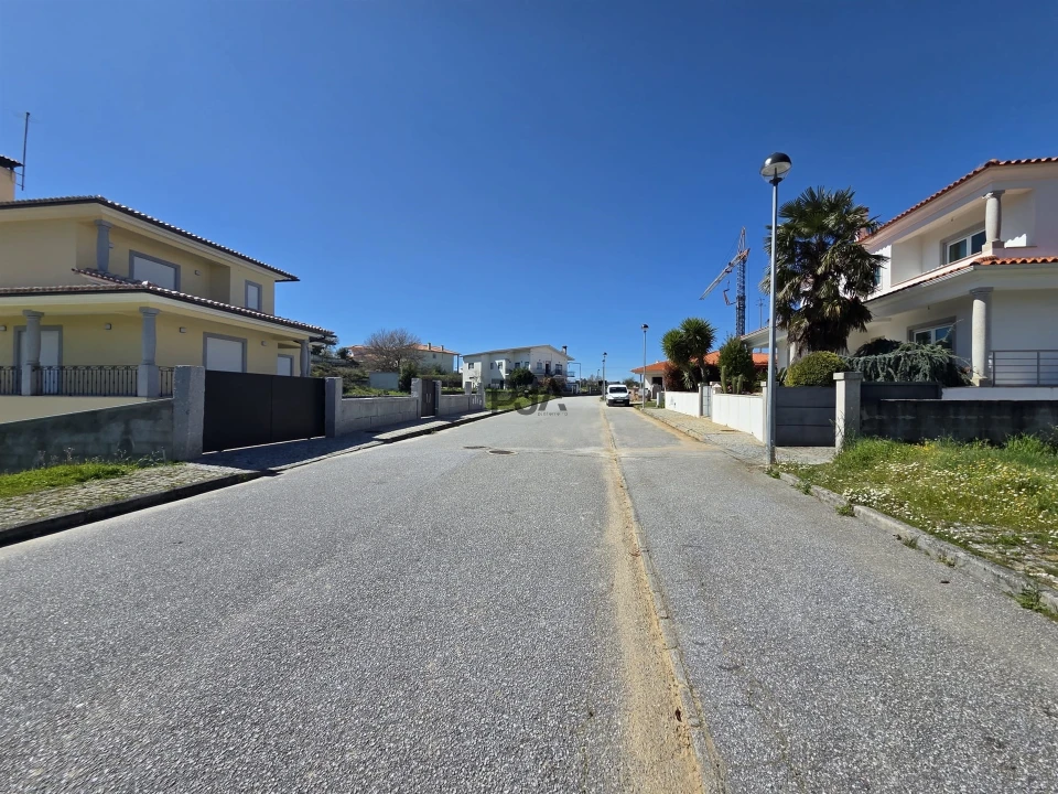 Terreno para Venda em Insua Foto 2