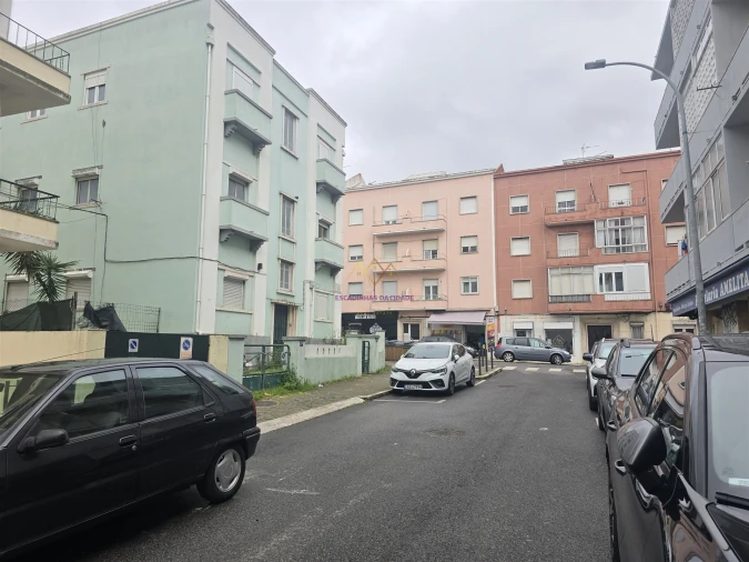 Apartamento T2 para Venda em Falagueira-Venda Nova Foto 2