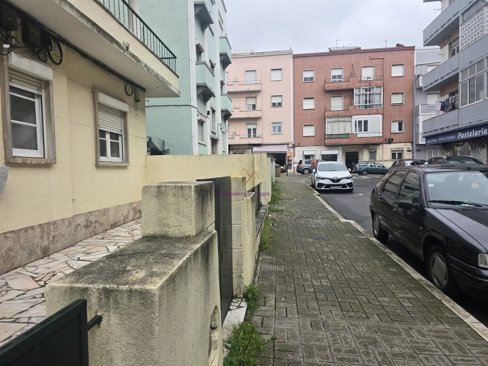 Apartamento T2 para Venda em Falagueira-Venda Nova Foto 4