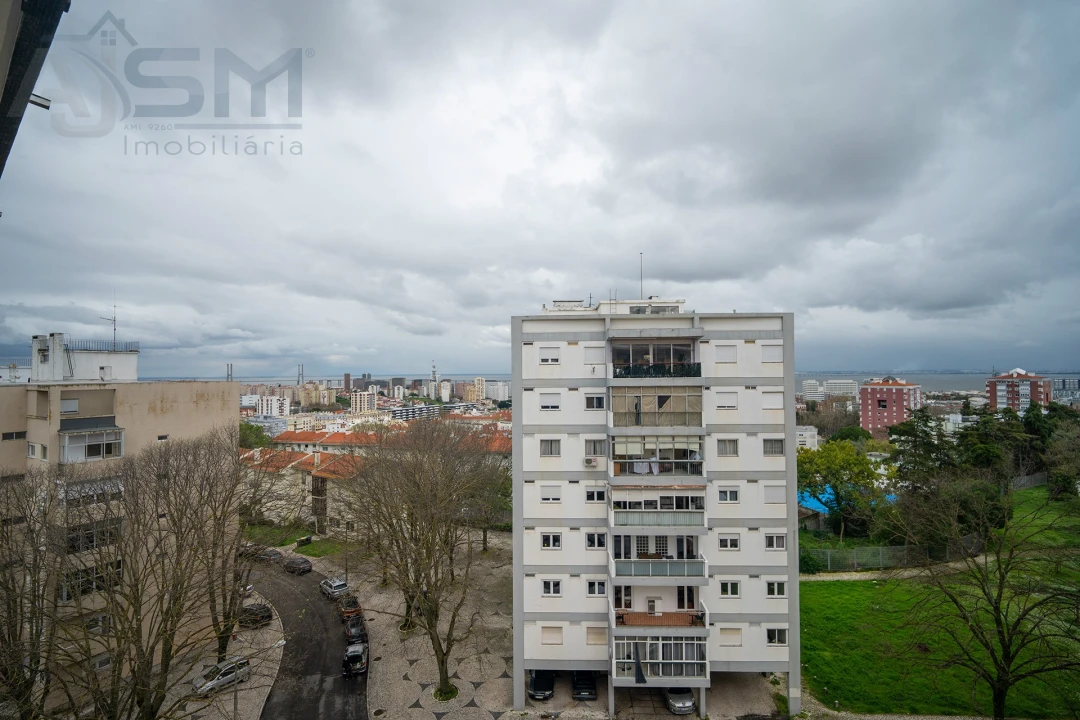 Apartamento T5 para Venda em Olivais Foto 8