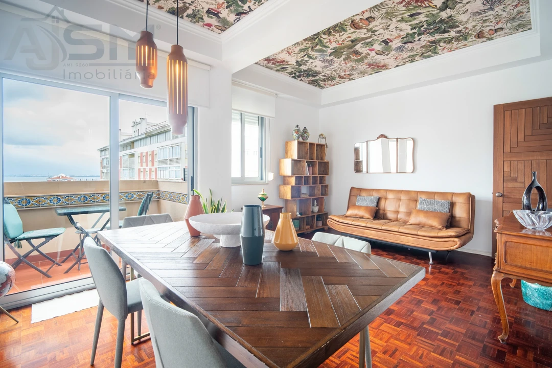 Apartamento T5 para Venda em Olivais Foto 3