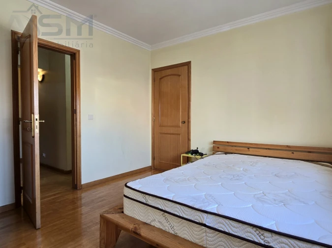 Apartamento T3 para Venda em Cacém e São Marcos Foto 25