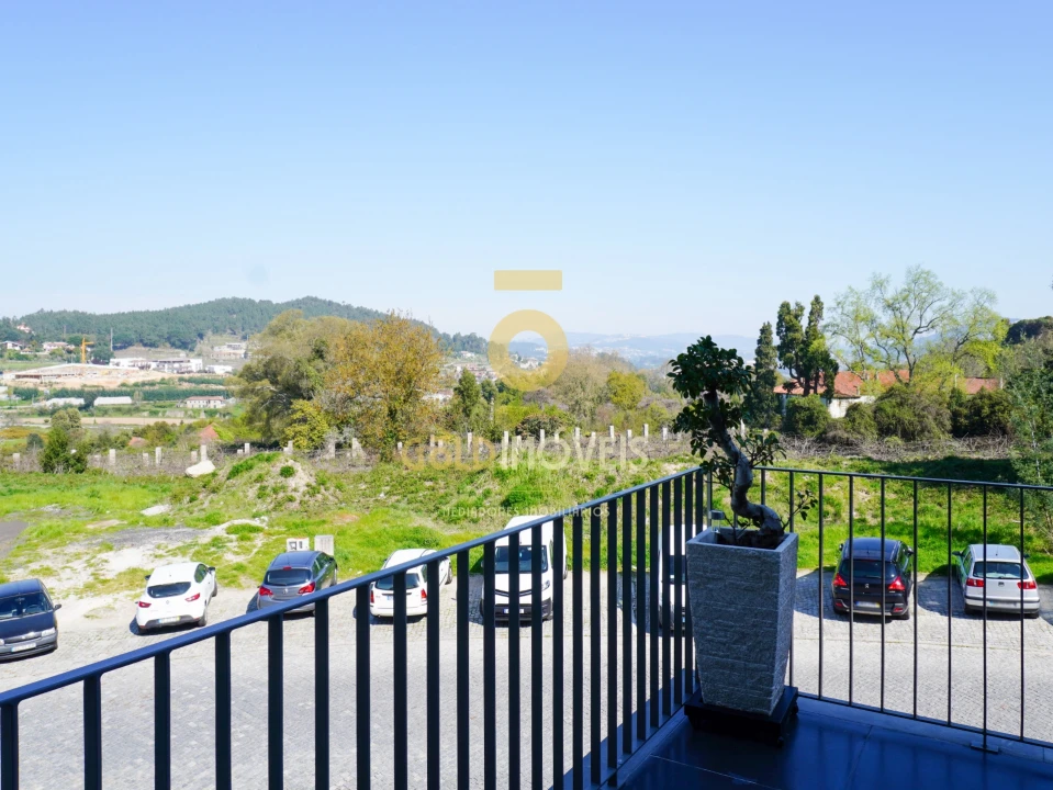 Apartamento T3 para Venda em Sobrado e Bairros Foto 2