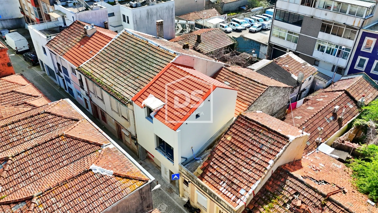 Moradia T2 para Venda em Cedofeita, Santo Ildefonso, Sé, Miragaia, São Nicolau e Vitória Foto 1