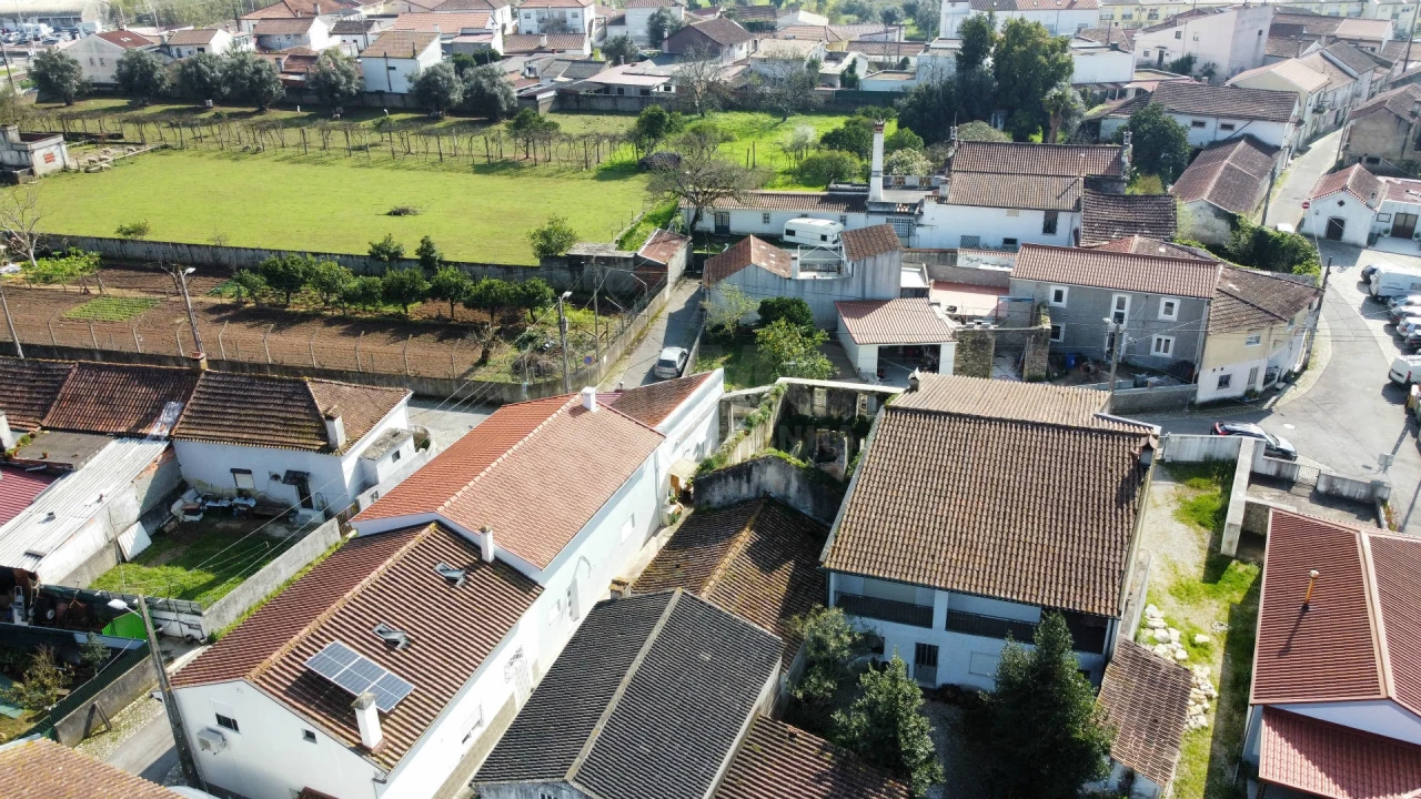 Moradia T6 para Venda em Eiras e São Paulo de Frades Foto 8