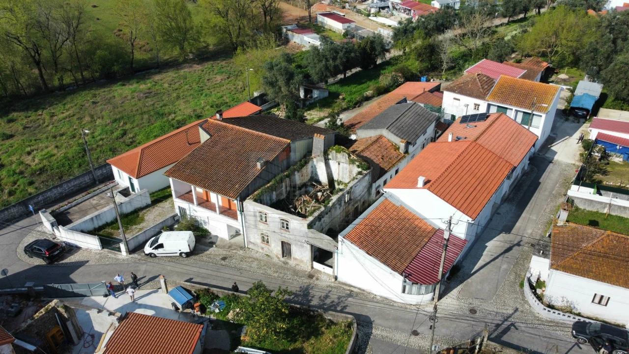 Moradia T6 para Venda em Eiras e São Paulo de Frades Foto 6