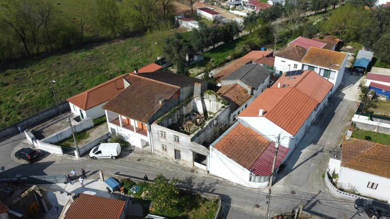 Moradia T6 para Venda em Eiras e São Paulo de Frades Foto 5