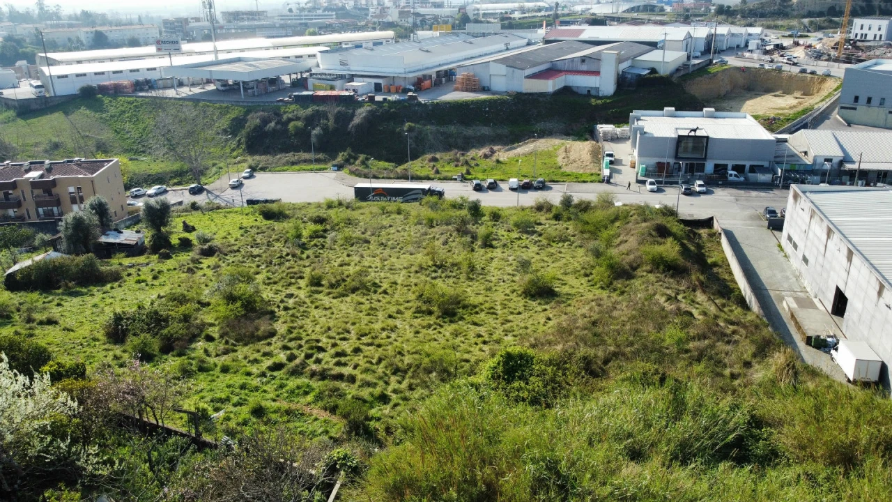 Terreno para Venda em Eiras e São Paulo de Frades Foto 2