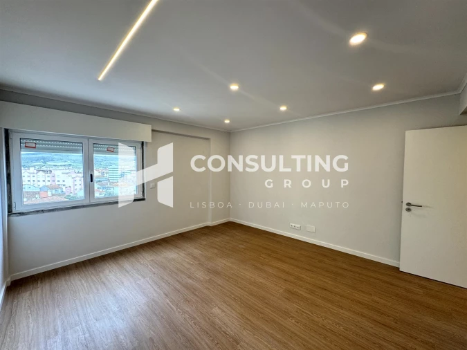 Apartamento T2 para Venda em Carregado e Cadafais Foto 5