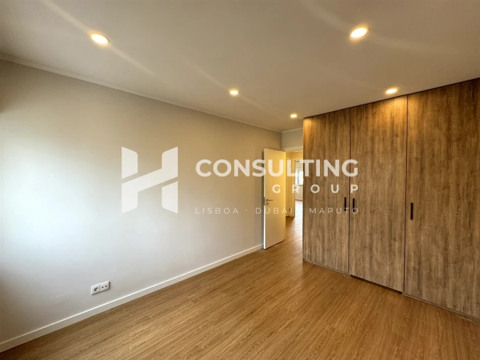 Apartamento T2 para Venda em Carregado e Cadafais Foto 27