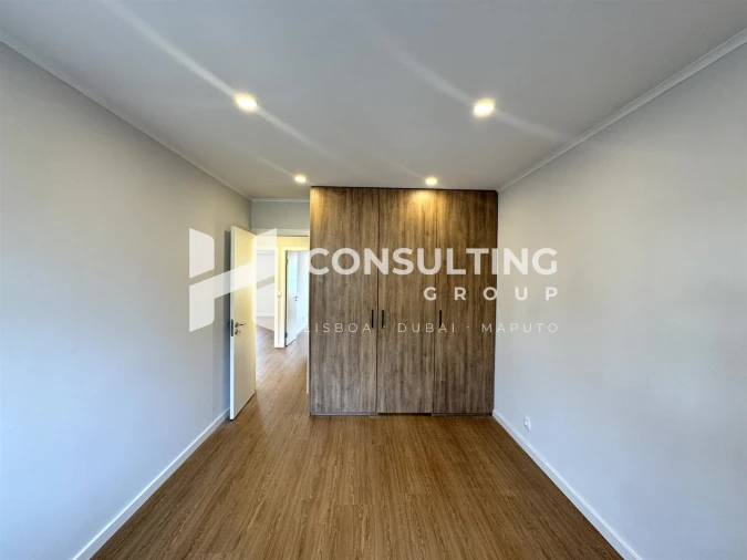 Apartamento T2 para Venda em Carregado e Cadafais Foto 6