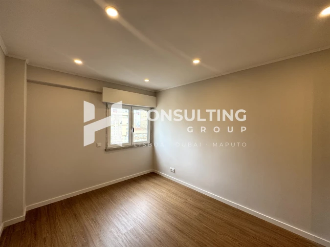 Apartamento T2 para Venda em Carregado e Cadafais Foto 29