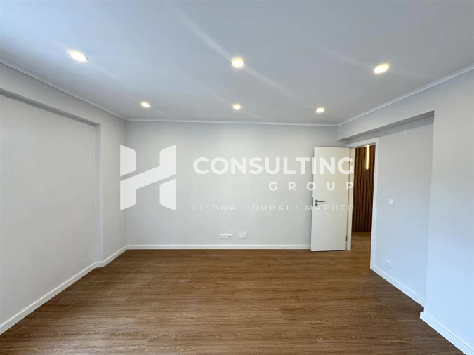 Apartamento T2 para Venda em Carregado e Cadafais Foto 22