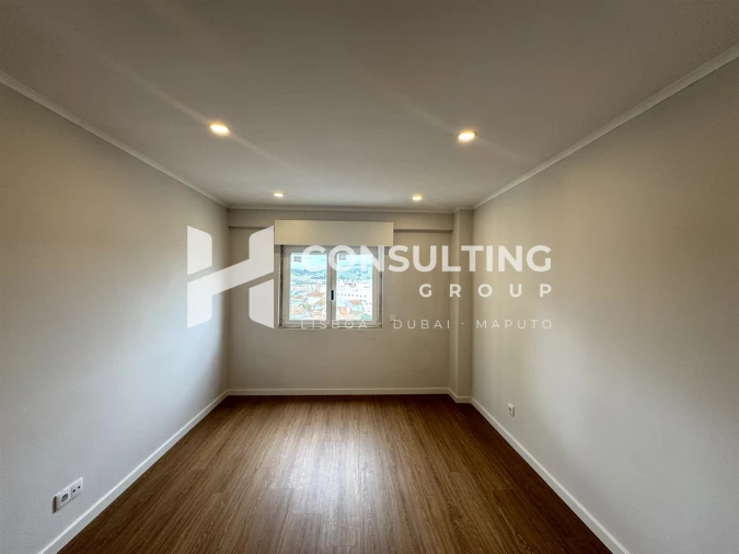 Apartamento T2 para Venda em Carregado e Cadafais Foto 38