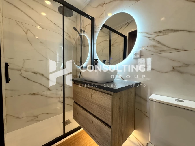 Apartamento T2 para Venda em Carregado e Cadafais Foto 33