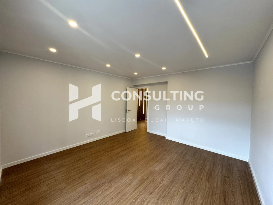 Apartamento T2 para Venda em Carregado e Cadafais Foto 21