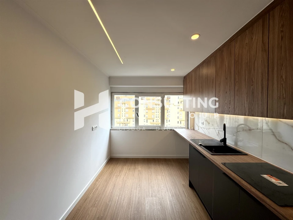 Apartamento T2 para Venda em Carregado e Cadafais Foto 12