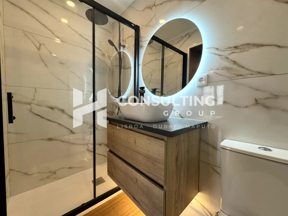 Apartamento T2 para Venda em Carregado e Cadafais Foto 33